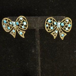 4/$15 👓 Sale  Bow Shaped Earrings w Blue Sparkles